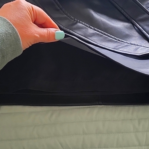 BAGATELLE COLLECTION BLACK FAUX LEATHER SKIRT WITH FRONT POCKETS TIE WAIST MED - Picture 14 of 16